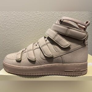 Nike Air Force 1 High ‘07 SP . Billie Eilish